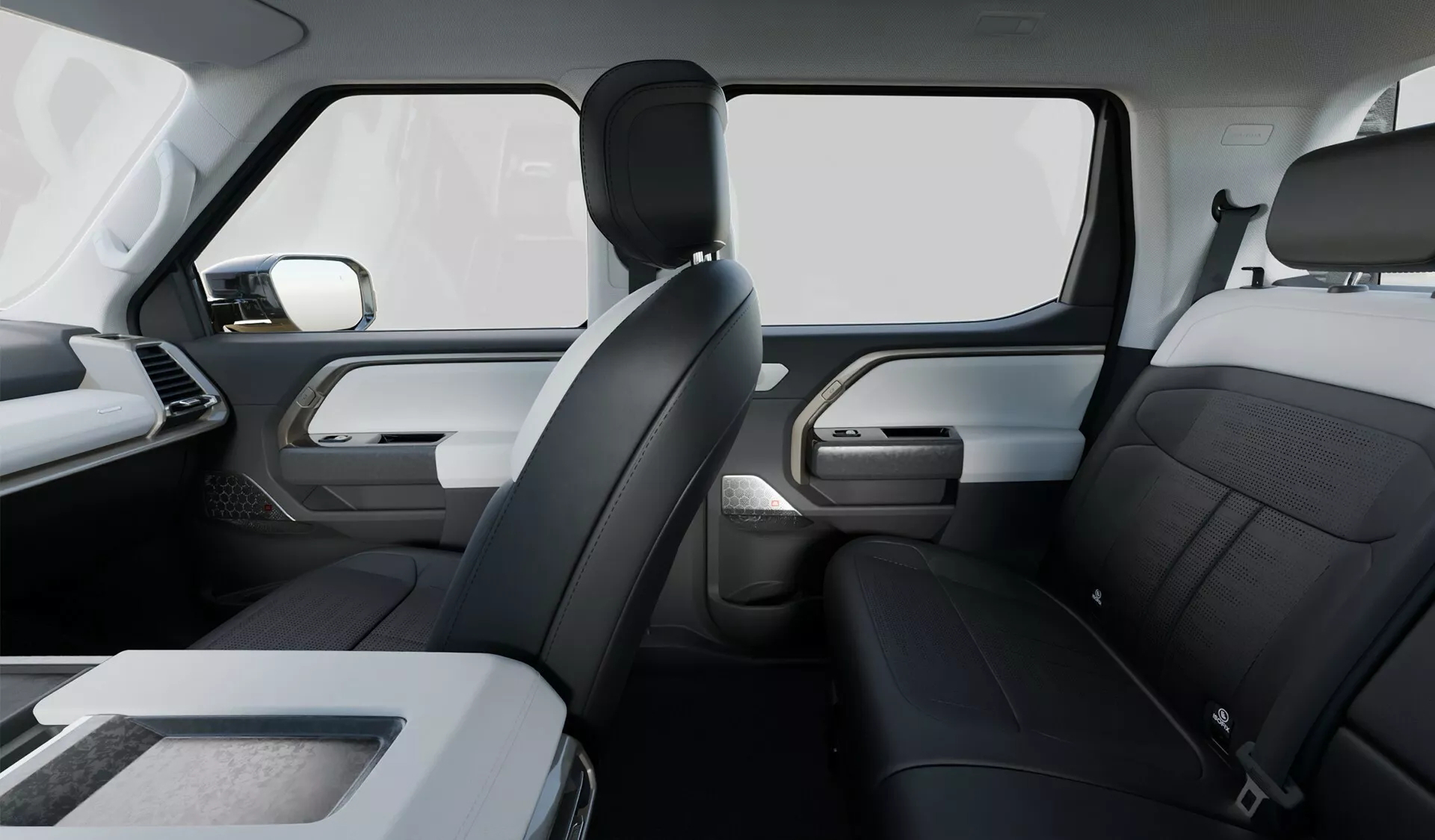 Vista lateral interior resalta amplitud y acabados del Maxus eTerron 9.