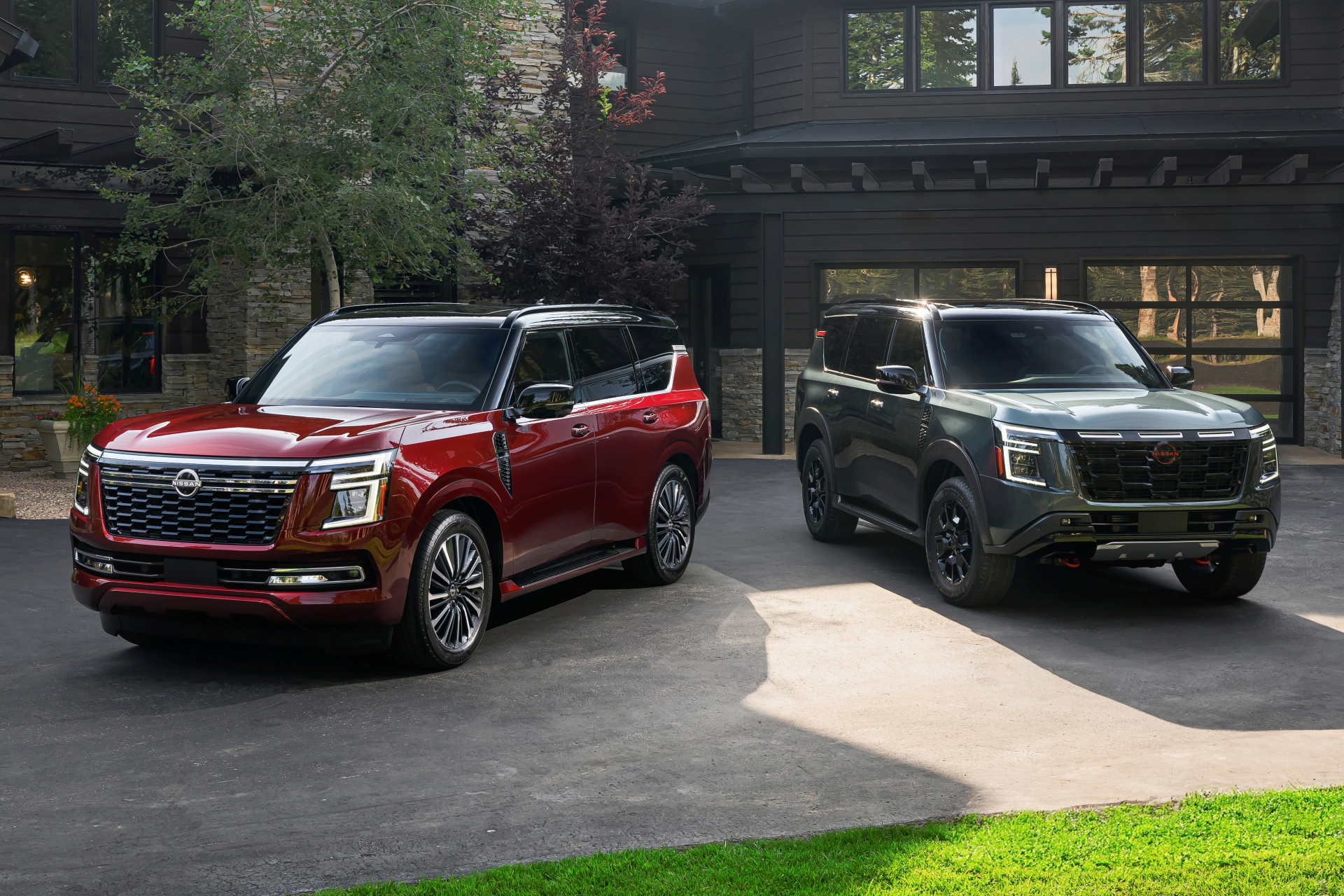 Vista frontal y lateral de la Nissan Armada Pro-4X, imponente y robusta.