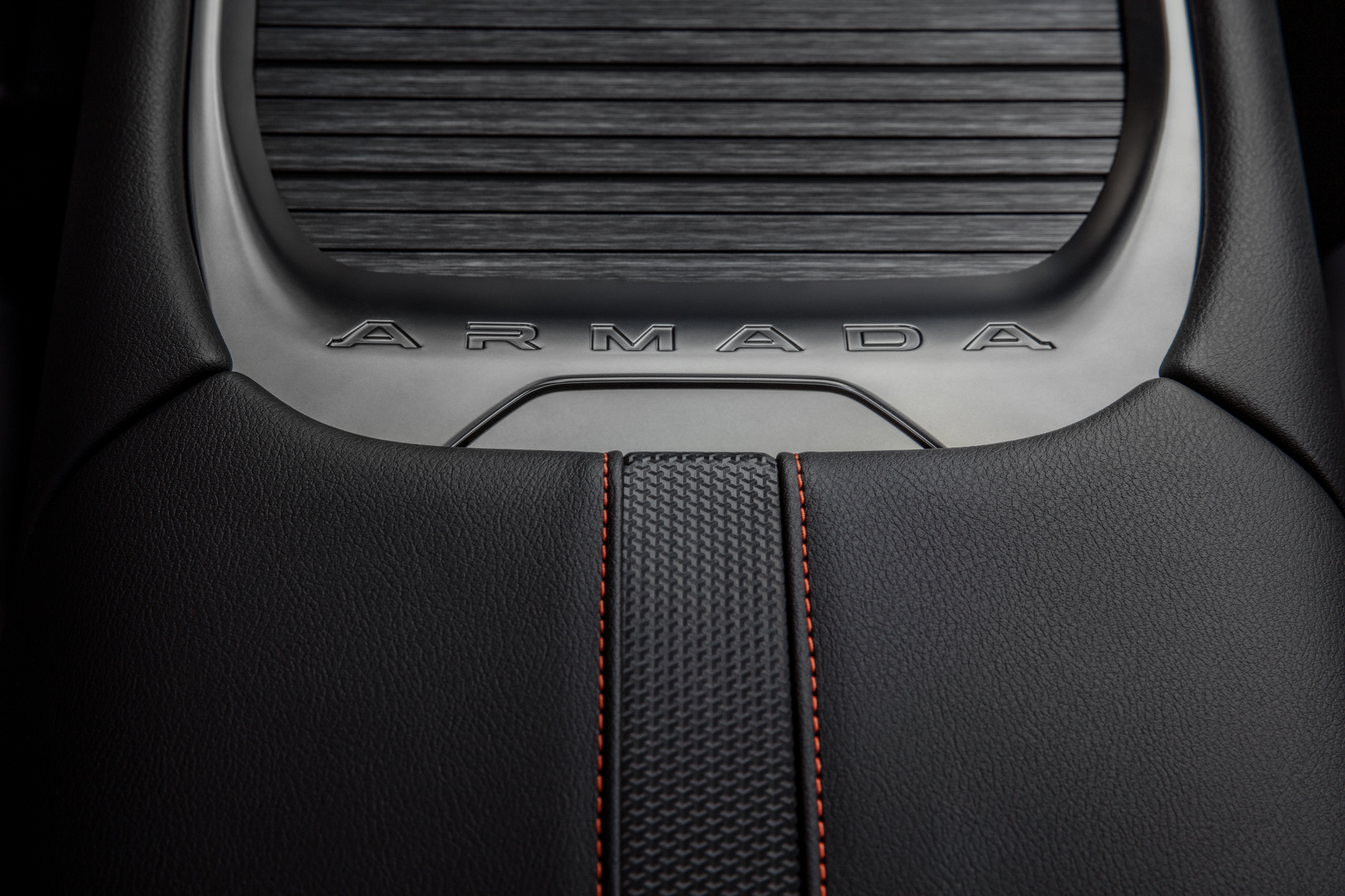 Vista detalle del robusto maletero del Nissan Armada PRO-4X, listo para la aventura.