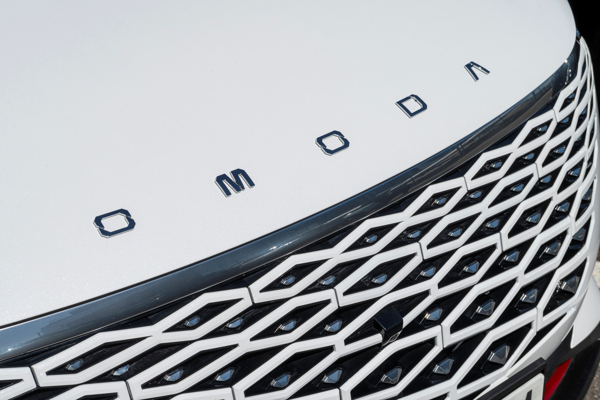 Vista cercana del innovador panel de instrumentos Omoda 5.