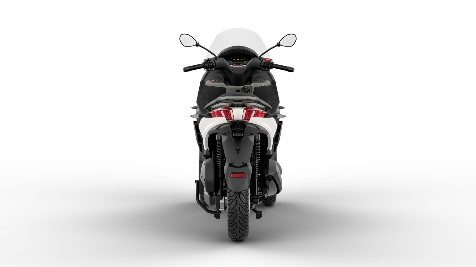 Vista frontal del Piaggio MP3 310 2024 mostrando su diseño innovador de 3 ruedas.