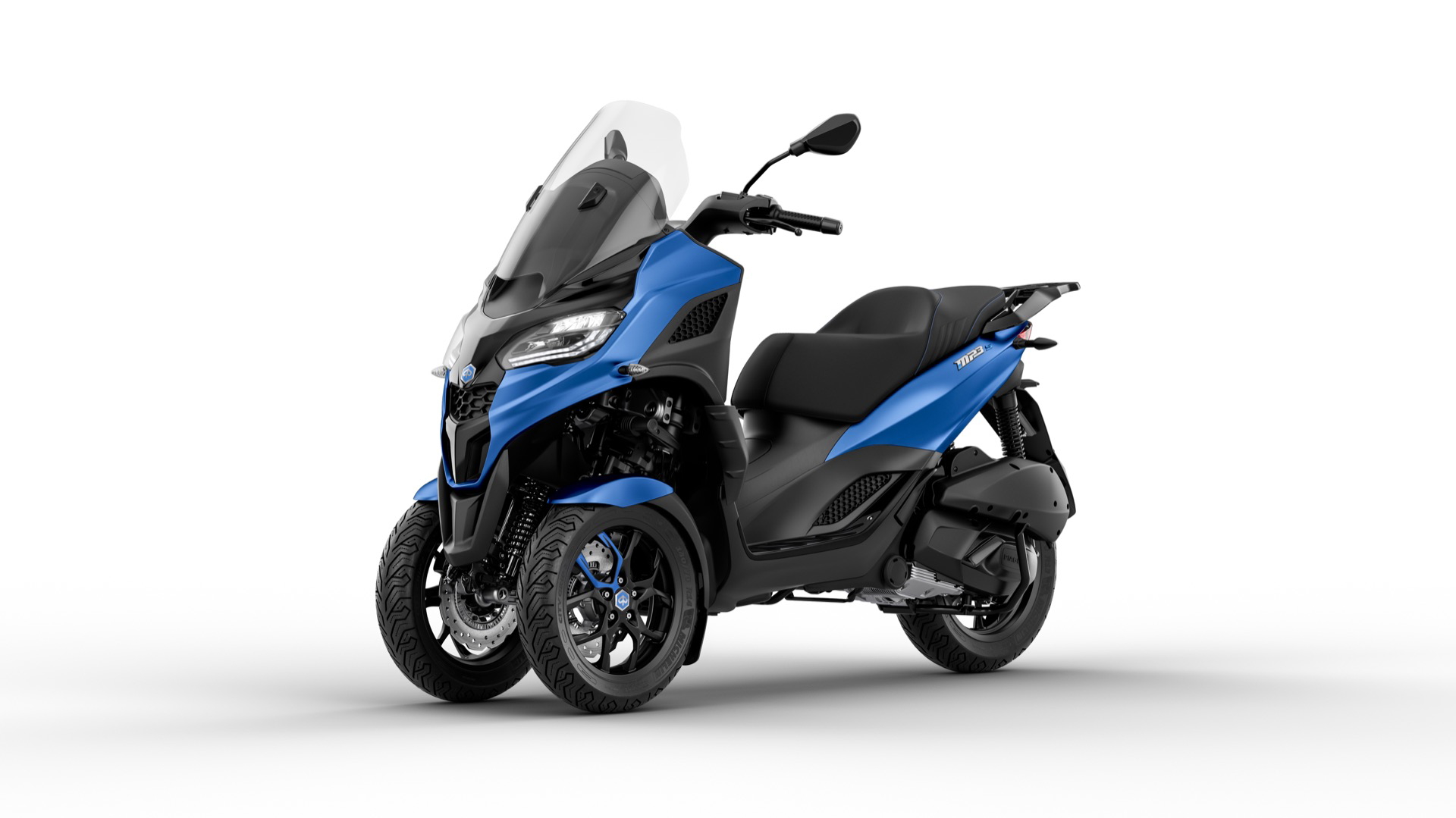 Piaggio MP3 310 2024, evolución del scooter con 3 ruedas.