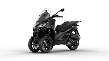 Piaggio MP3 310, revolucionario scooter de 3 ruedas para el 2024.