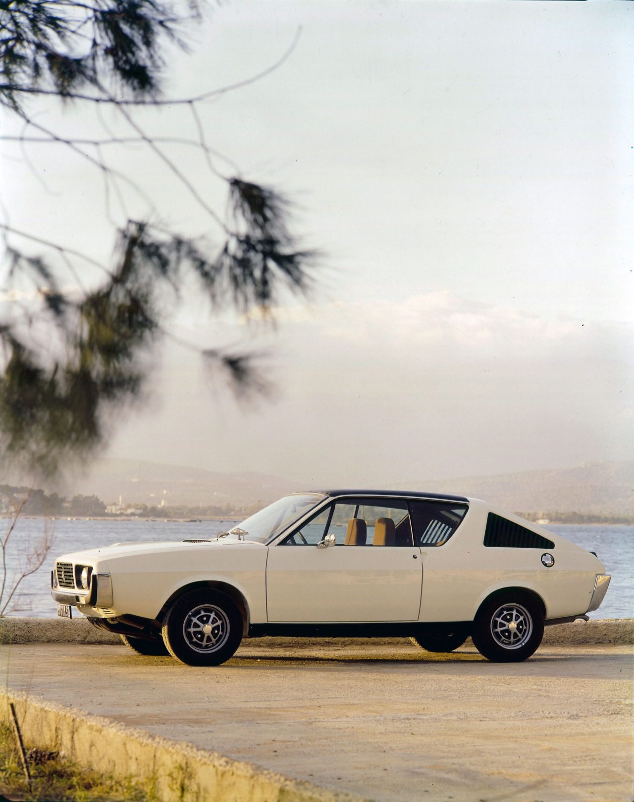 renault-17-restomod-2024-1095607-1280x1618.jpg