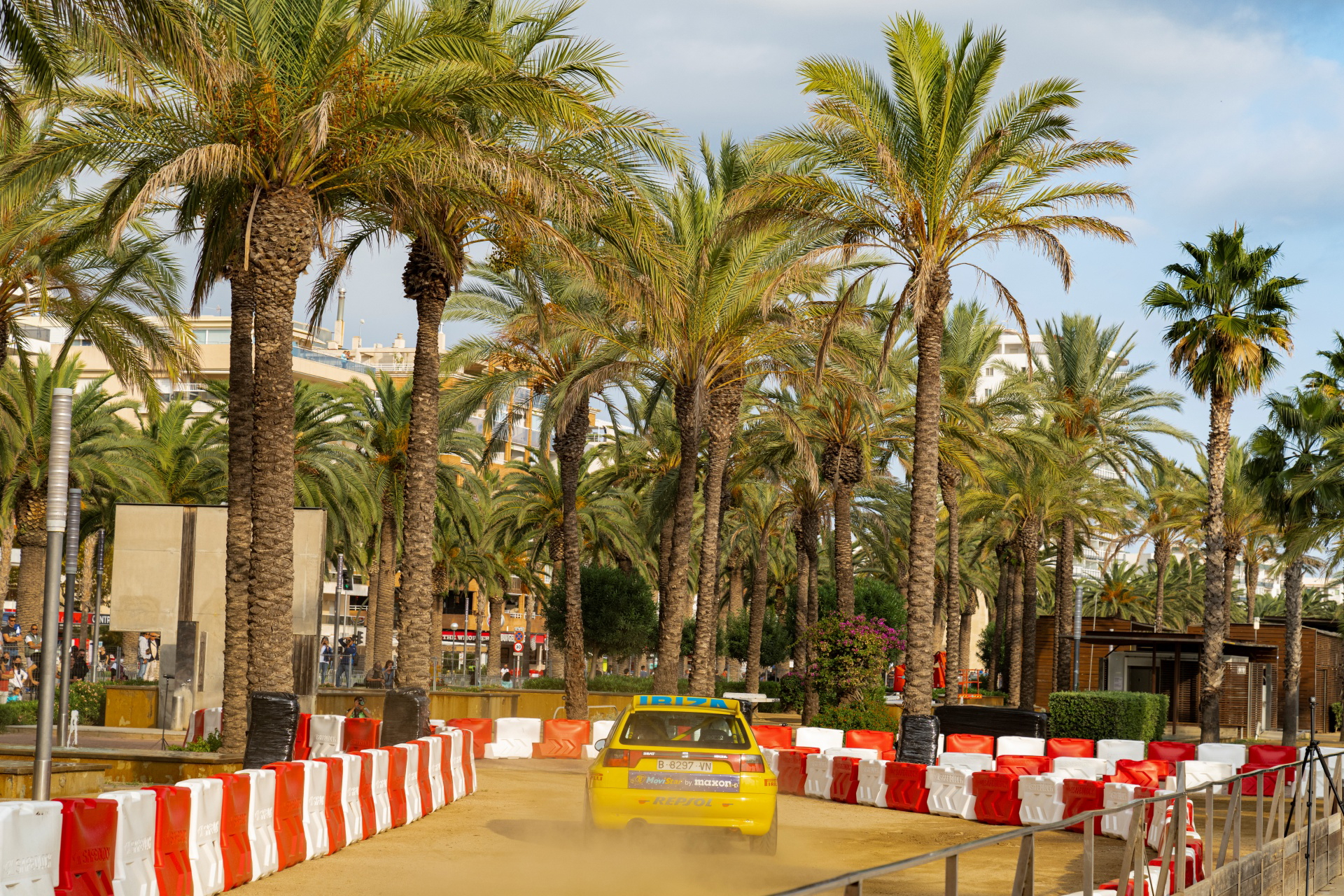 Seat Ibiza Kit Car en competición, ilustra la esencia del rally de los 90