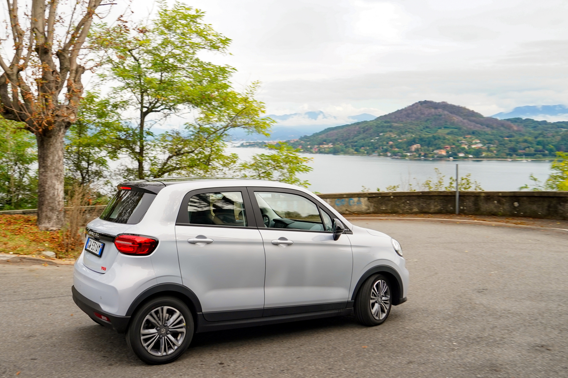 Vista lateral del Tavares Leapmotor destacando su diseño compacto