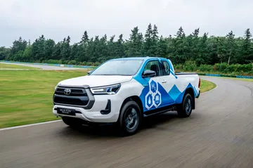 Toyota Hilux con motor FCEV, preparado para cualquier terreno.