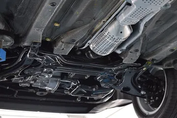 Vista del robusto motor VR6 de un Volkswagen Passat Syncro.