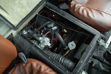 Vista del espacioso maletero de un Volvo, mostrando su capacidad y versatilidad.