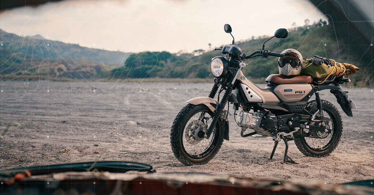 Vista lateral de una motocicleta Yamaha, eficiencia y fiabilidad en un solo vehículo