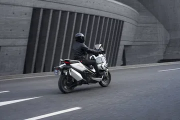 Zontes 368G, el SUV de dos ruedas dominando la carretera