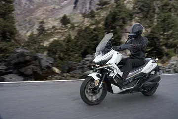 Zontes 368G, imponente presencia y aptitudes todoterreno.