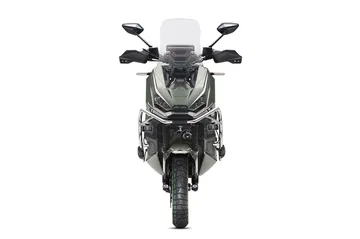 Vista frontal del SUV de dos ruedas Zontes 368G, potencia y versatilidad todo terreno.