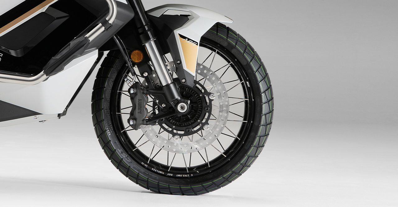 Zontes 368G 2025, SUV motocicleta líder en su segmento.