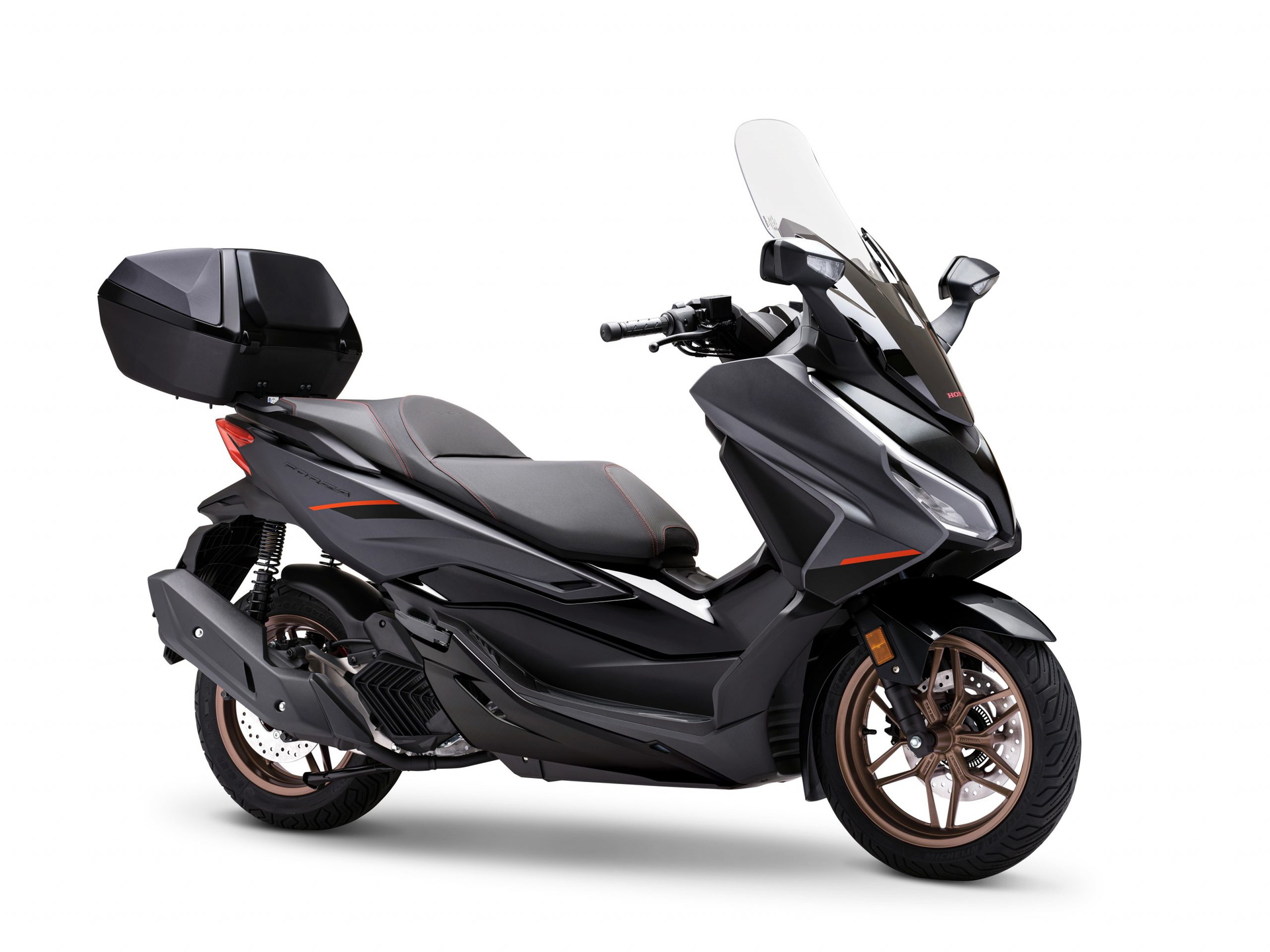 Vista lateral del Honda Forza 125, scooter premium para carné de coche, actualizado para 2025.