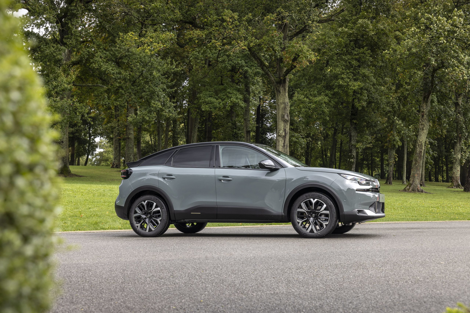 Nueva generación del Citroën C4 desplegando líneas modernas y aerodinámicas.
