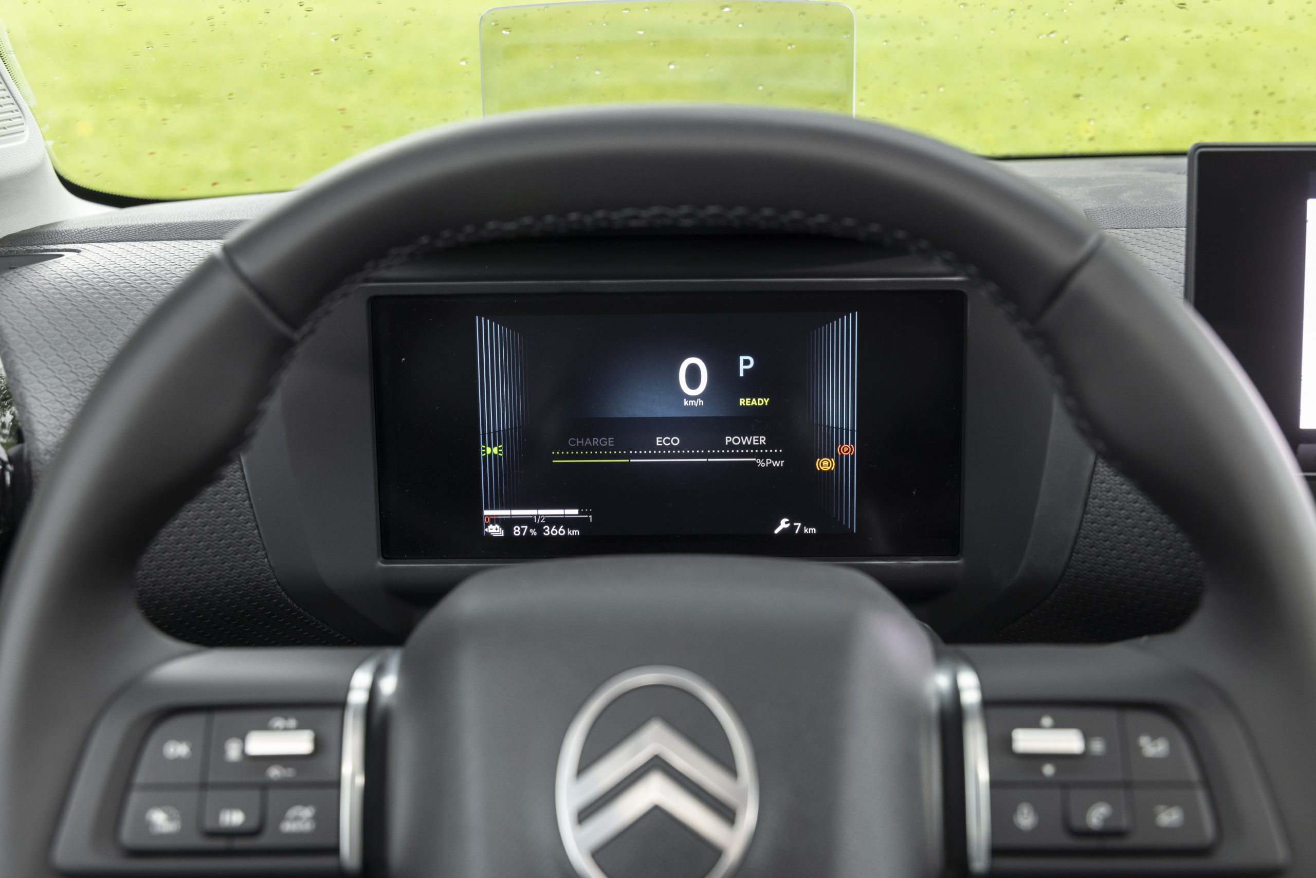 Vista del cuadro de instrumentos digital del Citroen C4 2025.