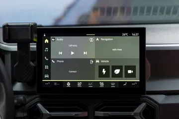 Pantalla táctil del sistema de infotainment del Dacia Bigster.