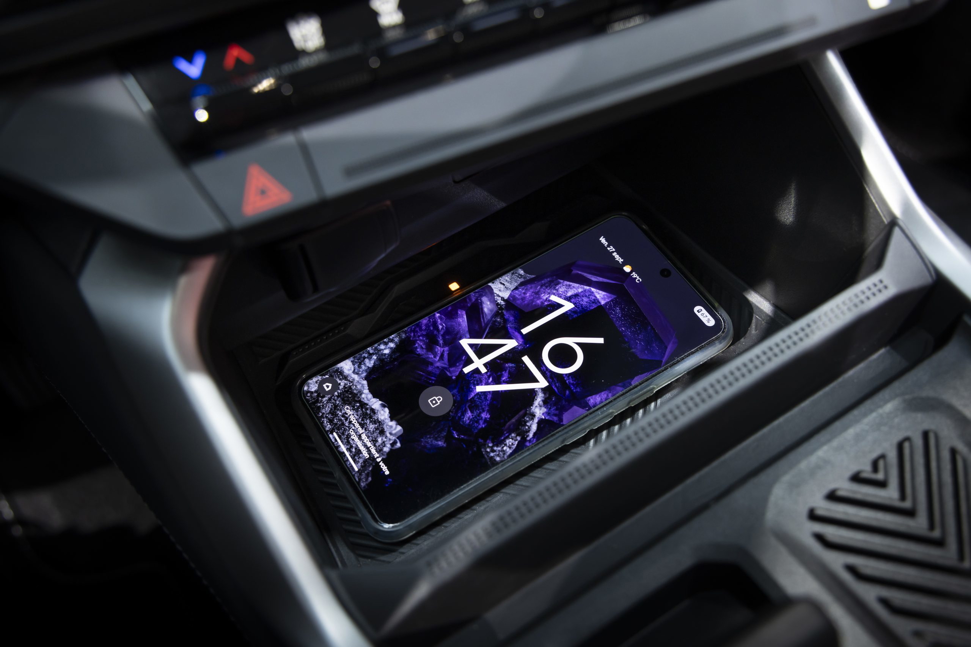 Consola central del Dacia Bigster con sistema de infotainment.