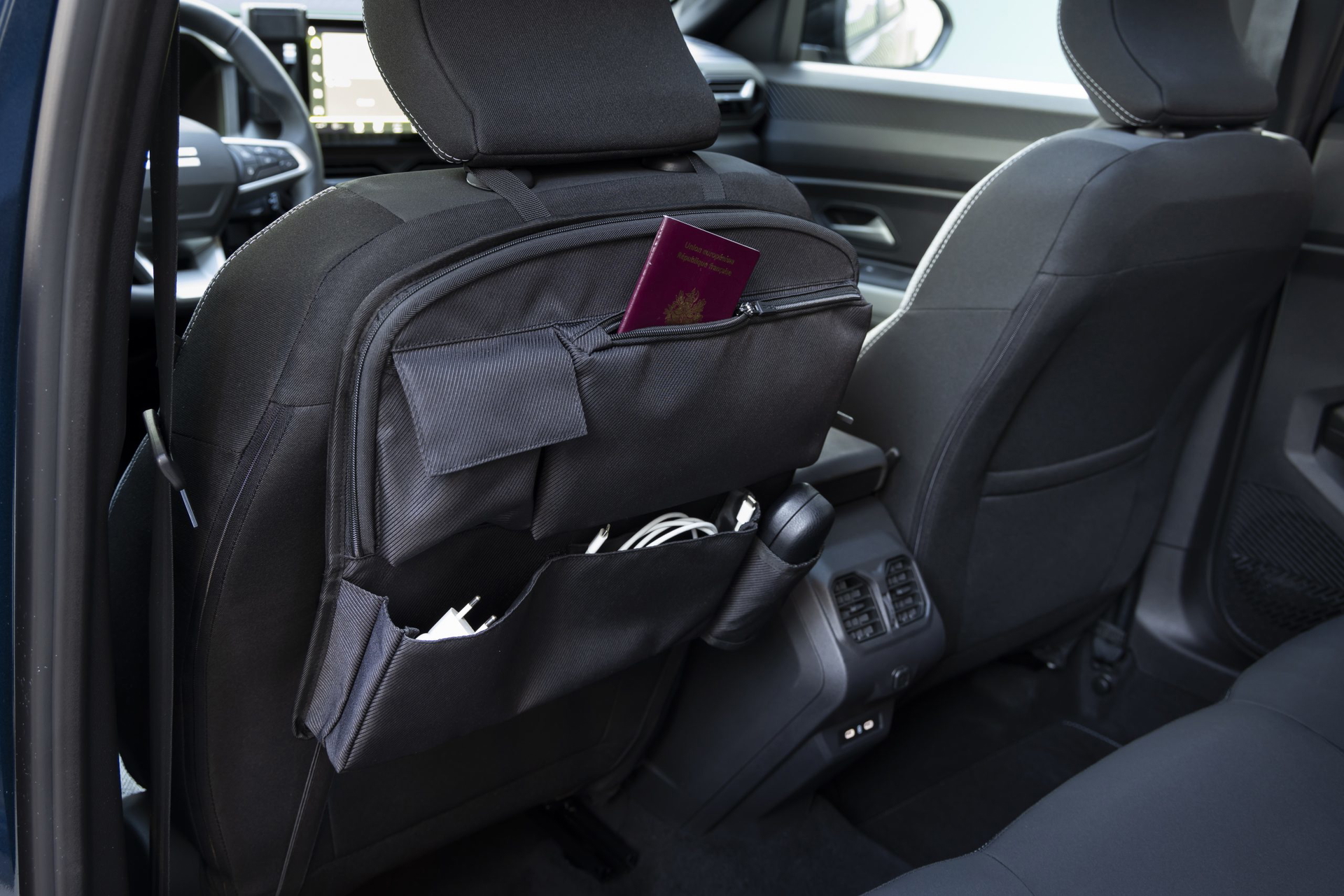 Imagen del sistema de almacenamiento inteligente del Dacia Bigster.
