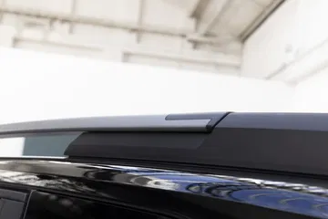 Detalle del alerón trasero del Dacia Bigster, resaltando su diseño moderno y aerodinámico.