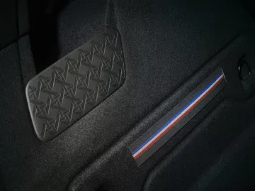 Pedal de freno del Renault 4 2025 con diseño renovado