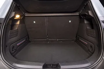 Vista del maletero Renault 4, espacioso y práctico para el día a día