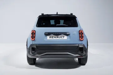 Vista trasera del Renault 4 2025 revela líneas modernas y clásicas