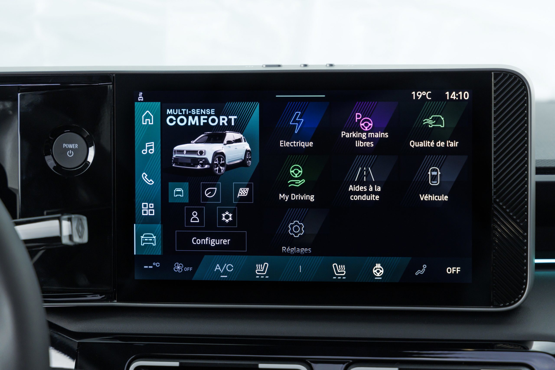 Panel de instrumentos digital del Renault 4 con diversas funcionalidades.