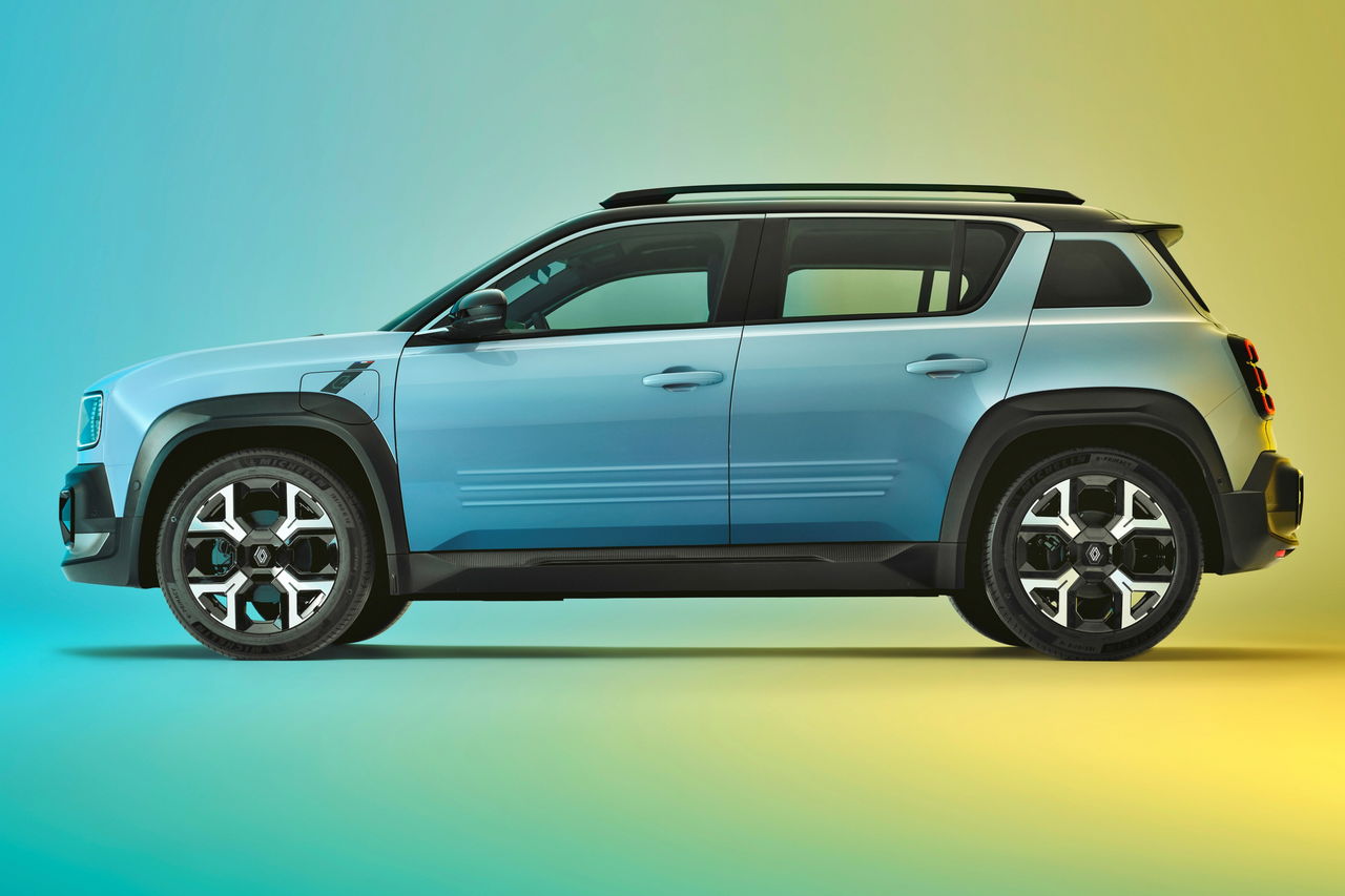 Vista lateral del Renault 4: SUV compacto de estética retro-moderna. Vista lateral del Renault 4: SUV compacto de estética retro-moderna.