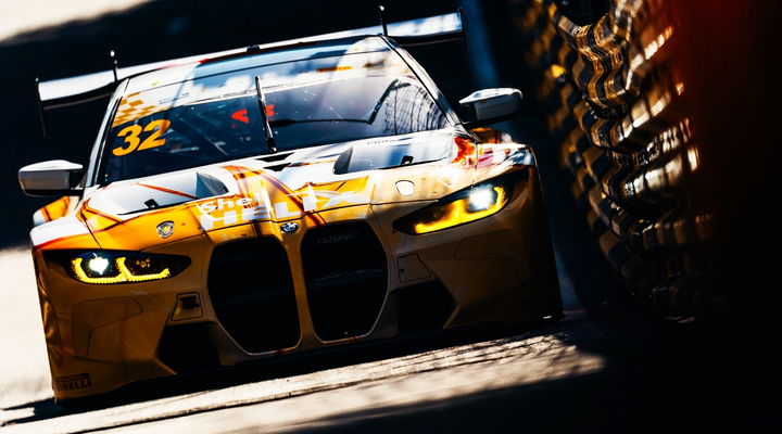 El BMW M4 GT3 de Sheldon van der Linde en acción en Macao.