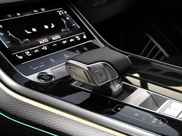 Consola central impecable del Audi Q7, acabados premium
