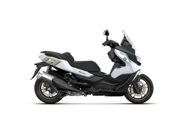 Scooter BMW C 400 GT del 2025, elegancia urbana y rendimiento alemán.