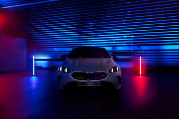 Vista frontal del BMW Serie 2 Gran Coupé, enfatizando su diseño vanguardista.
