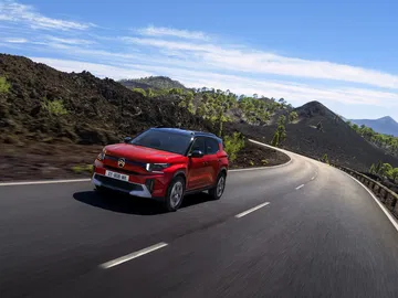Vista dinámica del Citroën C3 Aircross en carretera