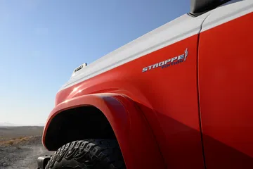 Vista del robusto perfil lateral del Ford Bronco Stroppe edición 2025