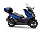 Honda Forza 125 renovado con mejoras estéticas y funcionales para 2025.