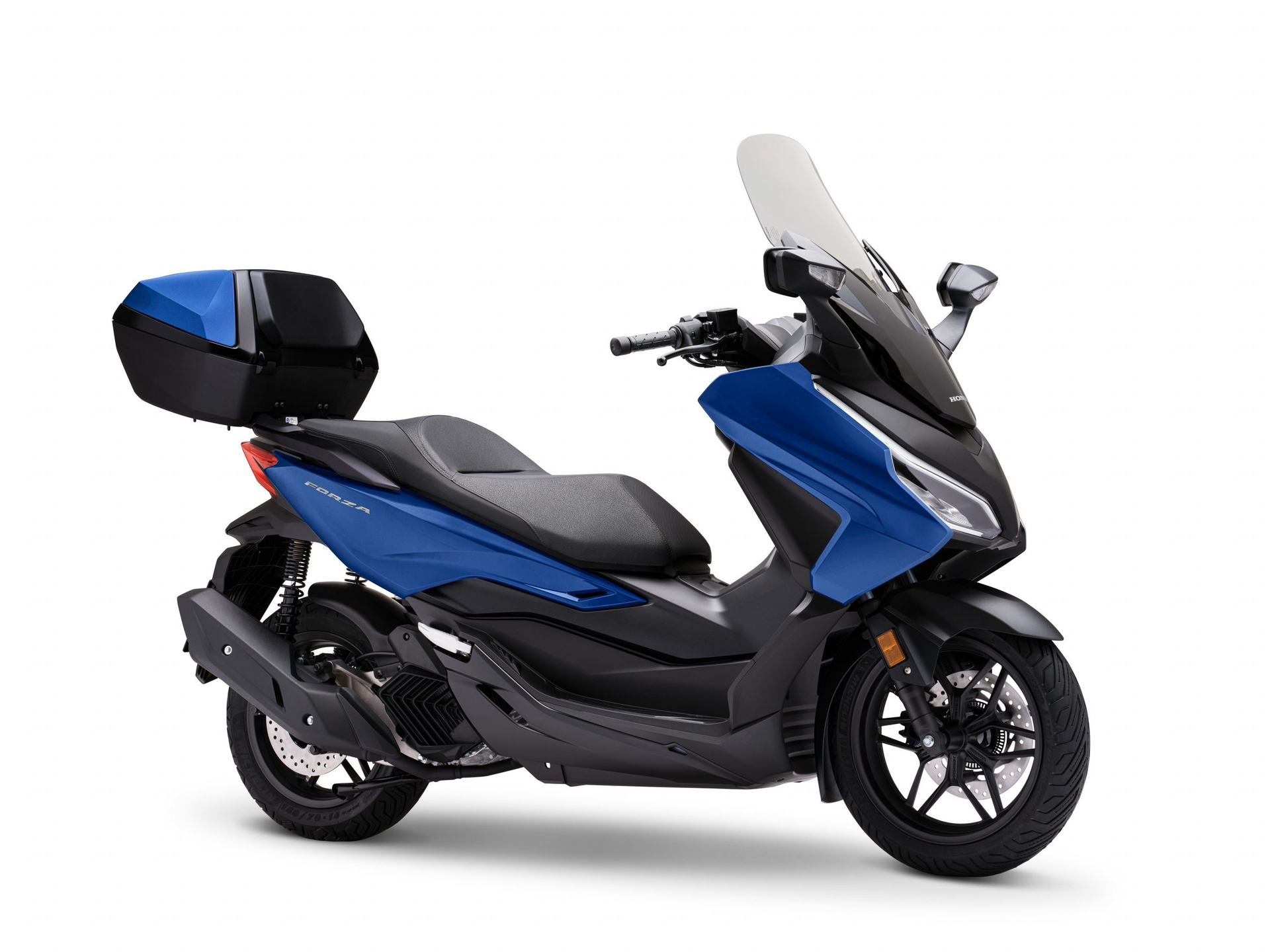 Honda Forza 125 renovado con mejoras estéticas y funcionales para 2025.