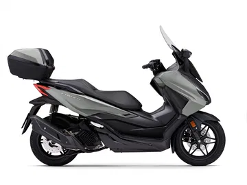 Honda Forza 125 actualizado, elegancia y tecnología para el carné de coche.