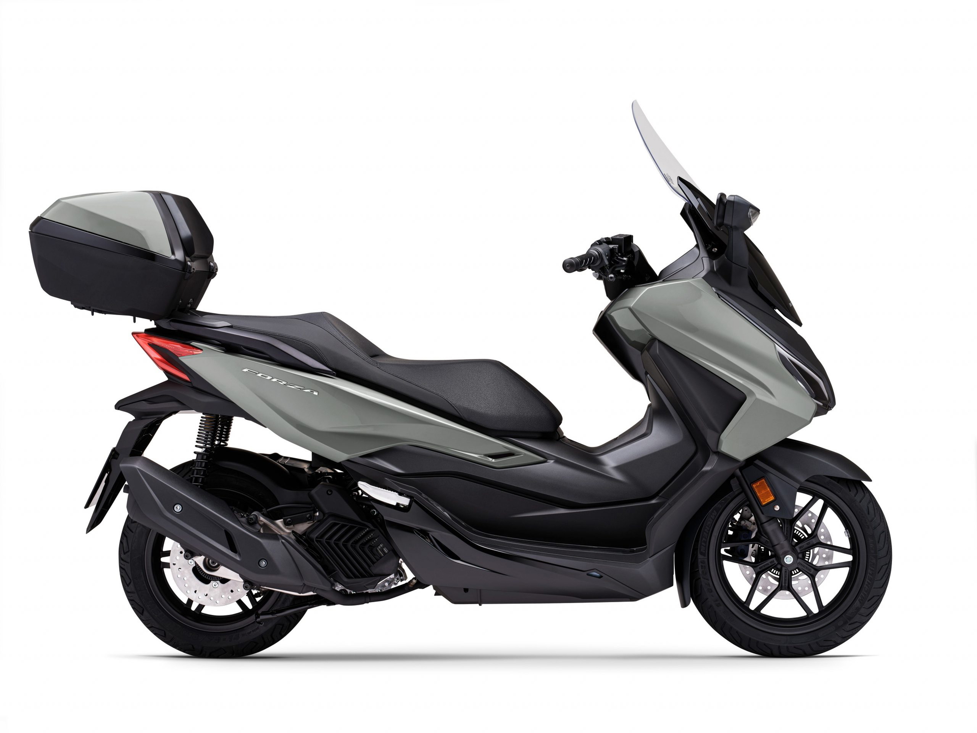 Honda Forza 125 actualizado, elegancia y tecnología para el carné de coche.