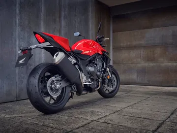 La nueva CB1000 Hornet deslumbra con su diseño agresivo y deportivo.