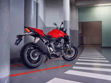 Nueva CB1000 Hornet deslumbra con su diseño afilado y agresivo.