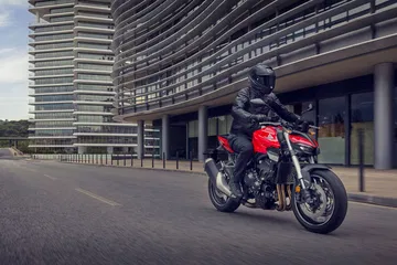 Renacimiento de un icono: Honda CB1000 Hornet 2025, adrenalina pura.