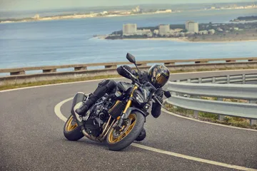 El retorno del mito Hornet con estética agresiva y mecánica impresionante.