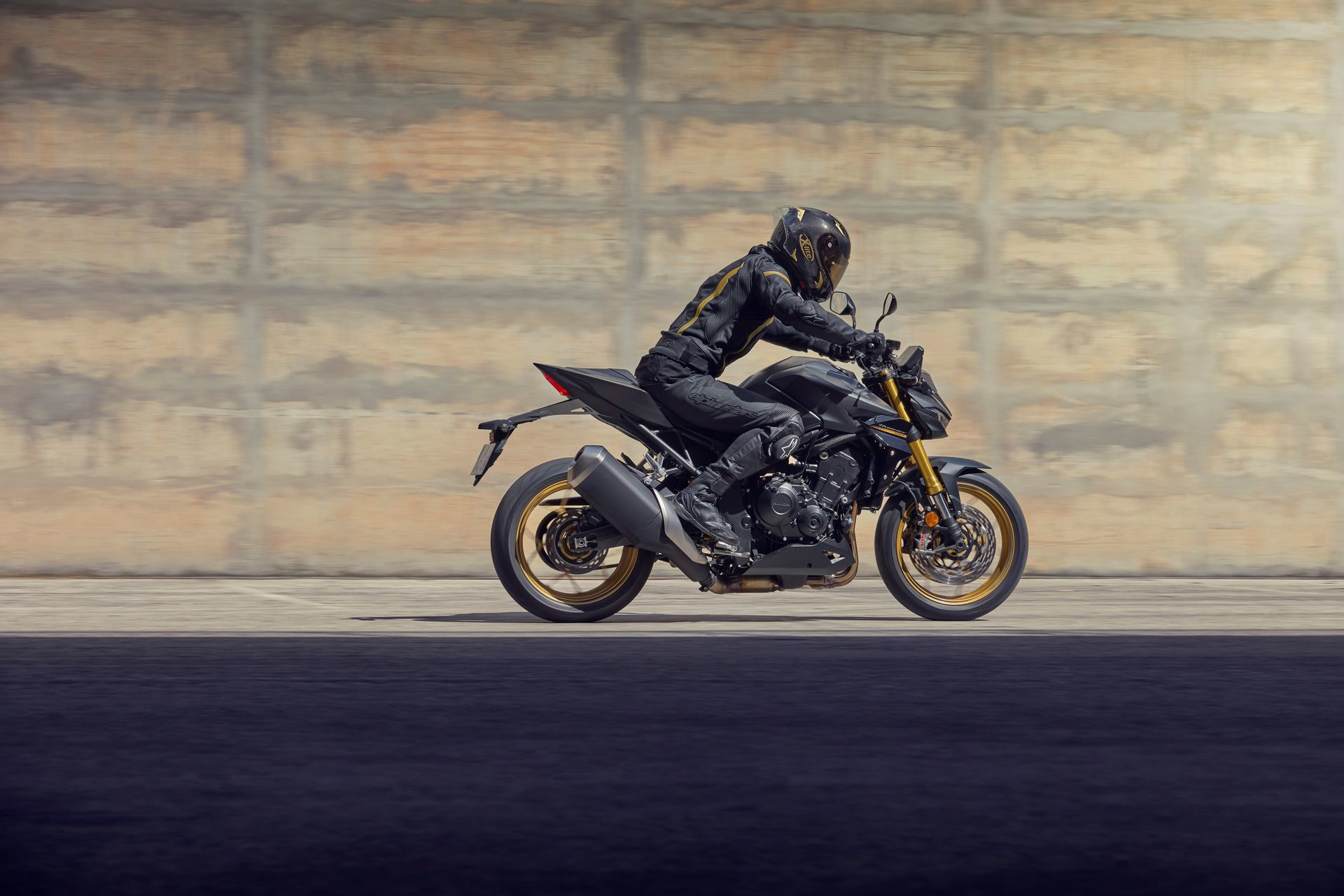 La Honda CB1000 Hornet 2025 despliega líneas agresivas y refinamiento técnico