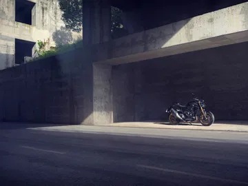 La Honda CB1000 Hornet resurge con una estampa que evoca potencia y estilo. Una visión lateral que impresiona.