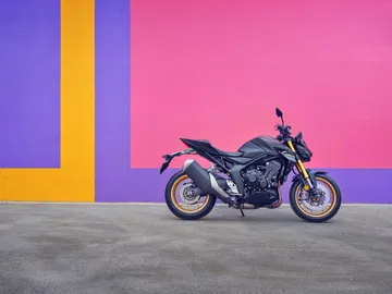 Renacimiento del ícono: Honda CB1000 Hornet, estilo y potencia en cuatro cilindros.