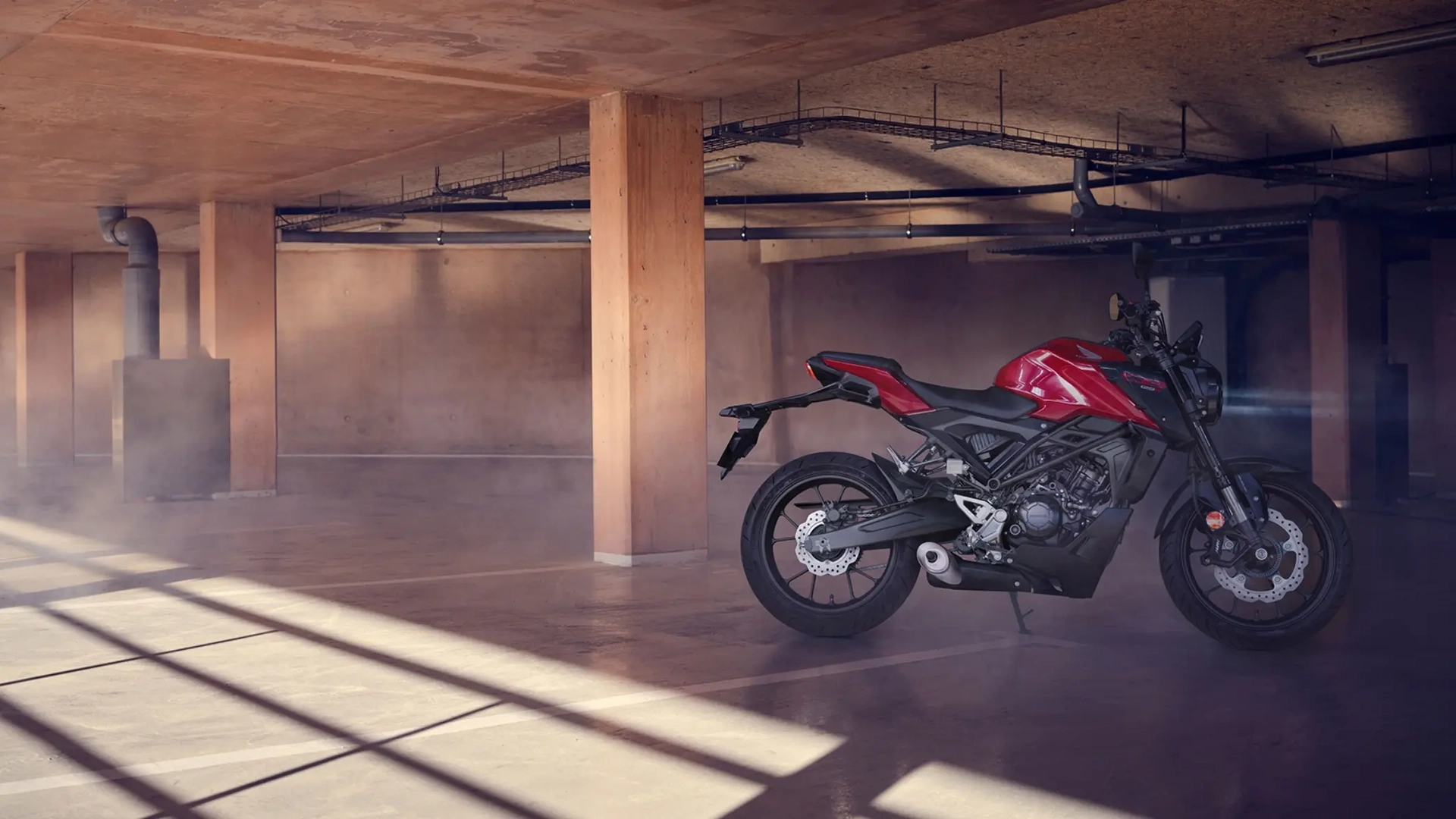 Honda CB125R 2024, combinación ideal de diseño y eficiencia para la ciudad.