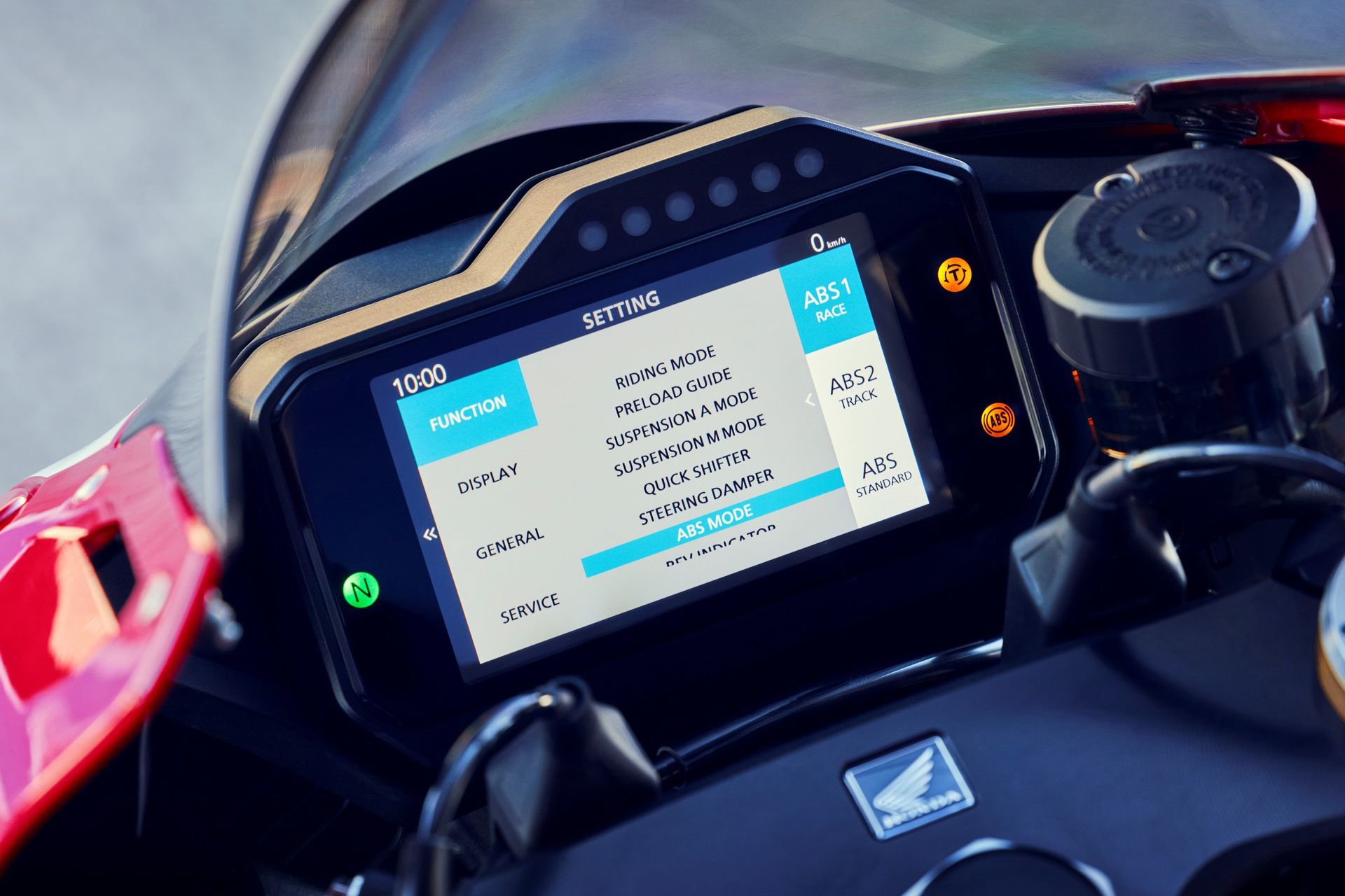 Cuadro de instrumentos digital CBR1000RR-R con información completa