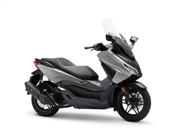 Honda Forza 125 se renueva con un diseño elegante y prestaciones mejoradas.